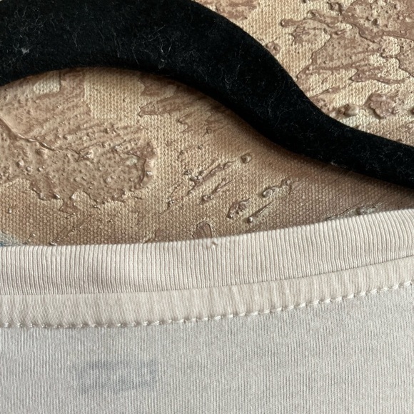 LEVI’s Graphic Tee - Picture 10 of 10